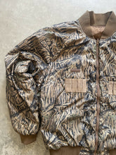 Load image into Gallery viewer, Vintage Columbia Mossy Oak Treestand Camo Puffer Jacket (XL)