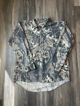 Load image into Gallery viewer, Vintage Mossy Oak Breakup Camo Button-Up Shirt (XL/2XL)