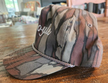 Load image into Gallery viewer, Vintage camo rope cap