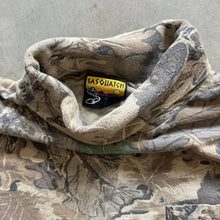Load image into Gallery viewer, Vintage Realtree Advantage Camo Turtle Neck Shirt (L)
