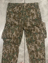Load image into Gallery viewer, 90’s Mossy Oak Greenleaf Lightweight Pants (35x32) 🇺🇸