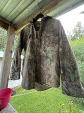 Load image into Gallery viewer, Vintage Cabelas - Medium