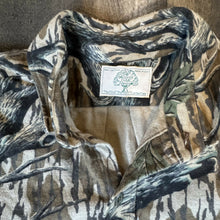 Load image into Gallery viewer, 1990’s Mossy Oak Treestand Camo Chamois Shirt (M)