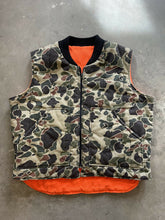 Load image into Gallery viewer, Vintage Duck Camo Reversible Vest (XL)