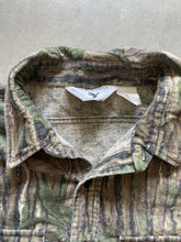 Load image into Gallery viewer, Vintage Backduck Realtree Camo Chamois Shirt (XL)