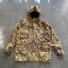 Load image into Gallery viewer, Vintage Cabela’s Advantage Wetlands Camo Jacket (L-Tall)