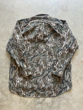 Load image into Gallery viewer, Vintage Mossy Oak Treestand Camo Chamois Shirt (L)