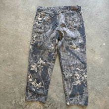 Load image into Gallery viewer, Vintage Denim Mossy Oak Breakup Camo Pants (L)