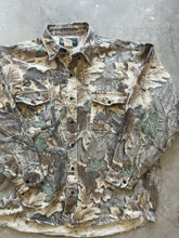 Load image into Gallery viewer, Vintage Realtree Advantage Camo Chamois Shirt (2XL)
