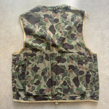 Load image into Gallery viewer, Vintage Camo Fly Fisherman’s Vest