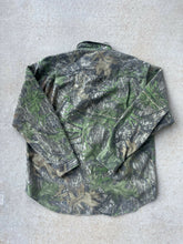 Load image into Gallery viewer, Mossy Oak Obsession Camo Chamois Shirt (L)