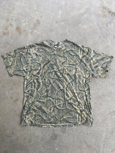 Load image into Gallery viewer, Vintage MossyOak ShadowGrass Camo Pocket T-Shirt (L)