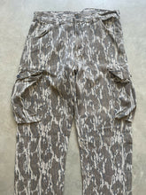 Load image into Gallery viewer, Vintage Mossy Oak Bottomland Pants (XL)