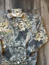 Load image into Gallery viewer, Vintage Mossy Oak Breakup Camo Cotton Quarter-Zip Pullover (XL)