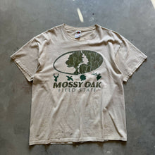 Load image into Gallery viewer, 2000’s Mossy Oak Field Staff T-Shirt (XL)