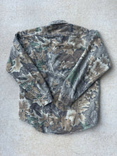 Load image into Gallery viewer, Vintage Realtree Advantage Camo Chamois Shirt (L)