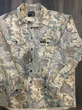 Load image into Gallery viewer, 1990’s Rattlers Brand Realtree Advantage Camo Chamois Shirt (XL)