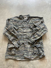 Load image into Gallery viewer, Vintage Tiger Stripe Camo Shacket (2XL)