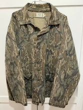 Load image into Gallery viewer, Mossy Oak Treestand 3 Pocket Jacket (XL)