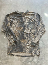 Load image into Gallery viewer, Vintage Redhead Realtree Hardwoods Camo Henley Shirt (L)