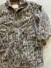 Load image into Gallery viewer, Vintage Duxbak Realtree Camo Jacket (M)