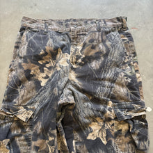 Load image into Gallery viewer, Vintage Mossy Oak Breakup Camo Adjustable Waist Pants (M)