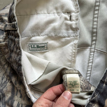 Load image into Gallery viewer, Vintage L.L. Bean Mossy Oak Breakup Camo Pants (L)