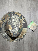 Load image into Gallery viewer, NWT Vintage Dorfman-Pacific Duck's Unlimited Fedora Outback Hat Advantage Camo