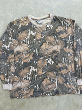 Load image into Gallery viewer, Vintage MossyOak Fall Foliage Camo Longsleeve Pocket T-Shirt (XXL)