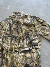 Load image into Gallery viewer, Vintage Realtree Advantage Wetlands Camo Short Sleeve Button Up Shirt (S)