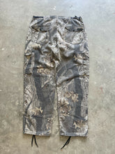 Load image into Gallery viewer, Vintage Liberty Realtree Hardwoods Camo Adjustable Waist Pants (L)