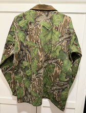Load image into Gallery viewer, Mossy Oak Full Foliage Custom Corduroy Collar Jacket (M)