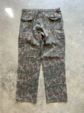 Load image into Gallery viewer, Vintage Mossy Oak Greenleaf Camo Adjustable Waist Pants (XL)
