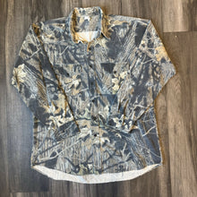 Load image into Gallery viewer, Vintage Mossy Oak Breakup Camo Button Up Shirt (XL)
