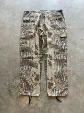 Load image into Gallery viewer, Vintage Liberty Realtree Camo Adjustable Waist Pants (XL)