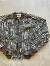 Load image into Gallery viewer, Vintage Realtree Camo Bomber Jacket (L)