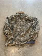 Load image into Gallery viewer, Vintage Mossy Oak Treestand Camo Carhartt Thrashed Jacket (XL)