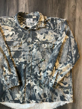 Load image into Gallery viewer, Vintage Mossy Oak Breakup Camo Chamois Shirt (2XL)