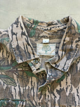 Load image into Gallery viewer, Vintage Mossy Oak Greenleaf Camo Chamois Shirt (L)
