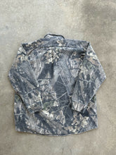 Load image into Gallery viewer, Vintage Mossy Oak Break Up Gen 1 Chamois Button Up (XL)