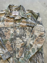 Load image into Gallery viewer, Vintage Wrangler Realtree Camo Button Up Shirt (XL)