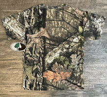 Load image into Gallery viewer, MOSSY OAK Break-Up Country YOUTH T-SHIRT NEW WITH TAG Medium FREE SHIPPING