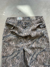 Load image into Gallery viewer, Vintage Cabela’s Mossy Oak Treestand Camo Denim Pants (M)
