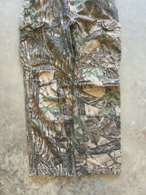 Load image into Gallery viewer, 90’s Rattler's Brand Realtree Camo Adjustable Waist Pants (M)