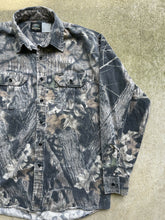 Load image into Gallery viewer, Vintage Gen 1 MossyOak Breakup Camo Wolf Mountain Chamois (XL)