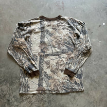 Load image into Gallery viewer, Vintage Realtree Camo Shirt (M)