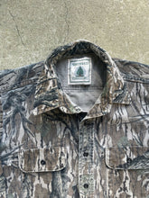 Load image into Gallery viewer, Vintage Mossy Oak Original Treestand Camo Chamois Shirt (S/M)