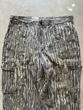 Load image into Gallery viewer, Vintage Sports Afield Realtree Camo Adjustable Waist Pants (L)