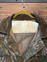 Load image into Gallery viewer, MO Corduroy Collar Jacket