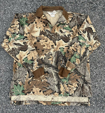 Load image into Gallery viewer, Vintage Red Head Realtree Advantage Long Sleeve Collared Shirt